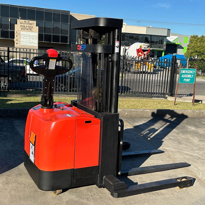 EP-Walkie-Stacker-6