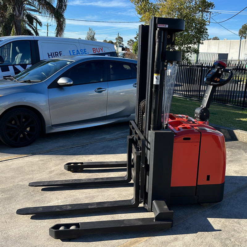 EP-Walkie-Stacker-9