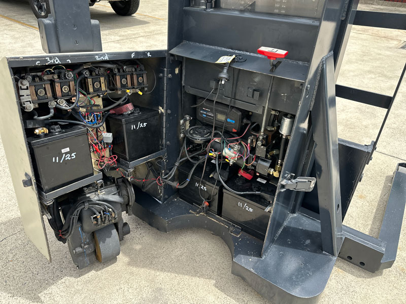 Crown-1T-Walkie-Stacker-3300mm-2