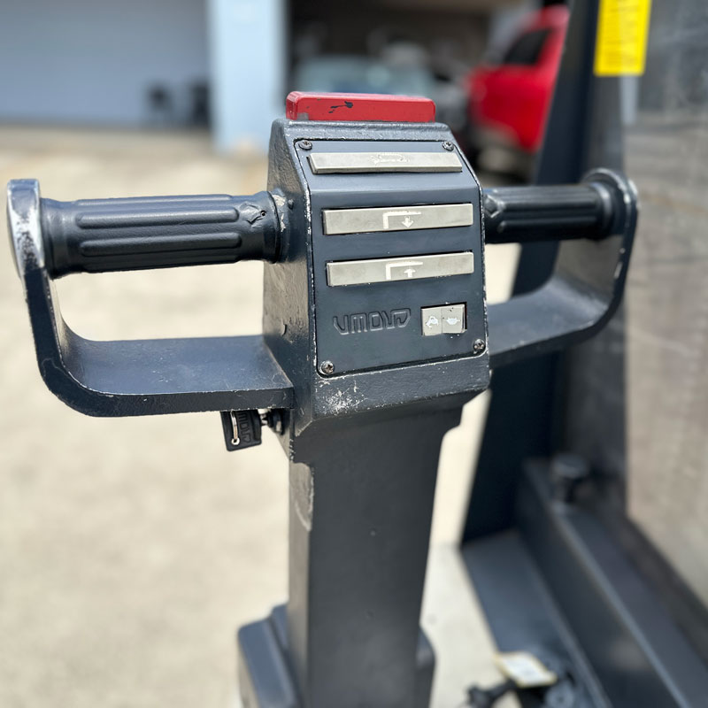 Crown-1T-Walkie-Stacker-3300mm-5