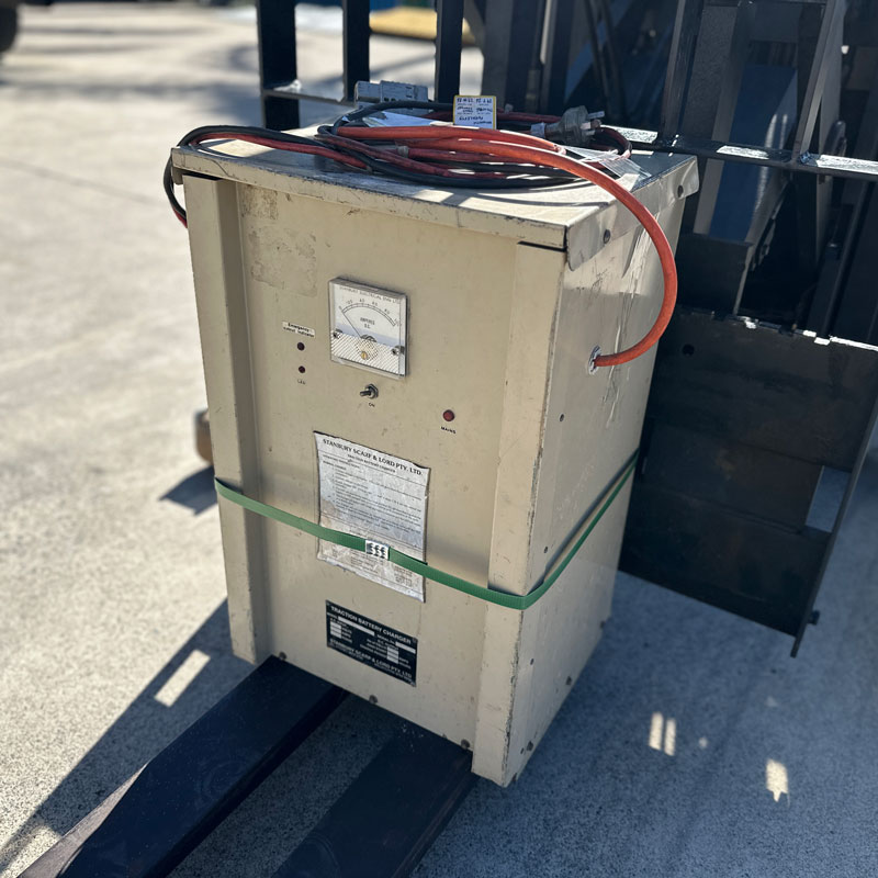 Crown-1.5T-Walkie-Reach-1